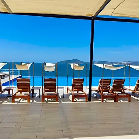 Ni Marin Hotel 5*