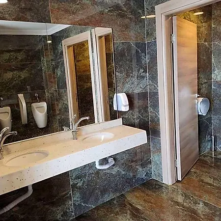Ni Marin Hotel